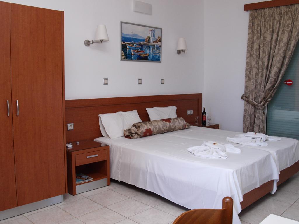 Paul'S Garden Studios Haraki Room photo