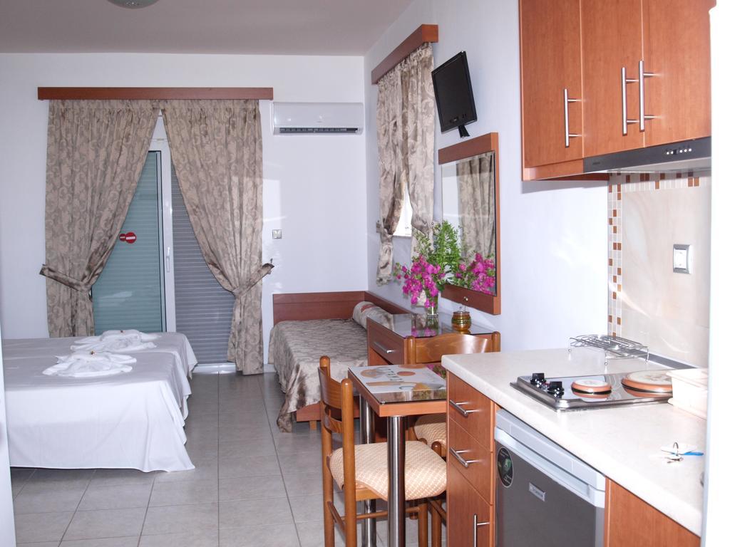 Paul'S Garden Studios Haraki Room photo