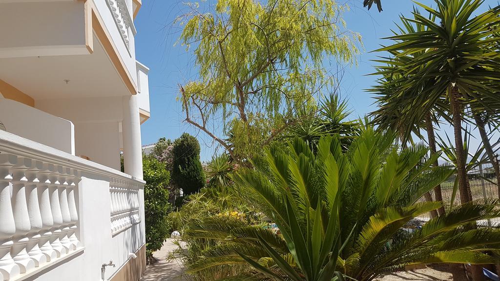 Paul'S Garden Studios Haraki Exterior photo